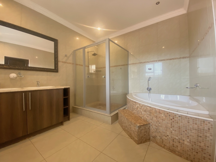 5 Bedroom Property for Sale in Willow Acres Gauteng