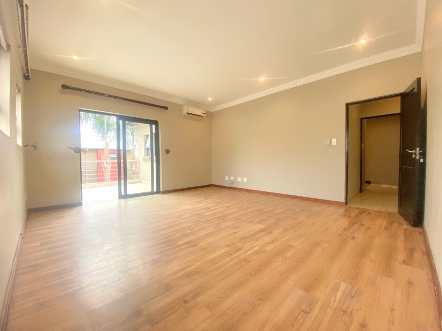 5 Bedroom Property for Sale in Willow Acres Gauteng