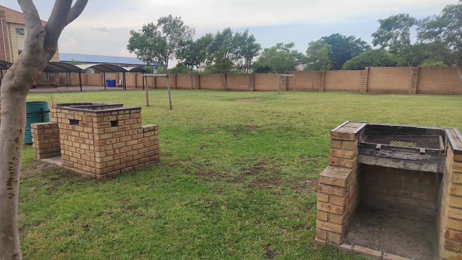 2 Bedroom Property for Sale in Montana Gauteng