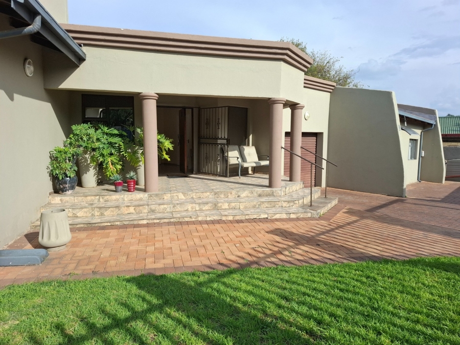 4 Bedroom Property for Sale in Rynsoord Gauteng