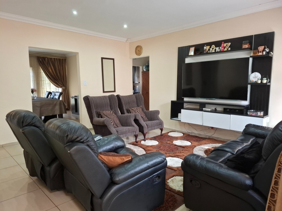 4 Bedroom Property for Sale in Rynsoord Gauteng