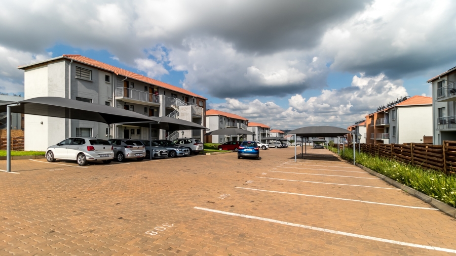 2 Bedroom Property for Sale in Noordwyk Gauteng