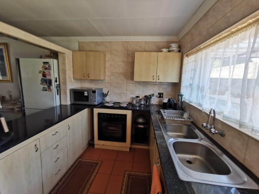 3 Bedroom Property for Sale in Brackendowns Gauteng