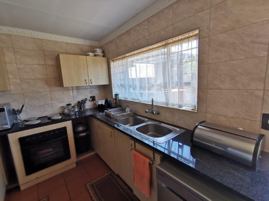 3 Bedroom Property for Sale in Brackendowns Gauteng