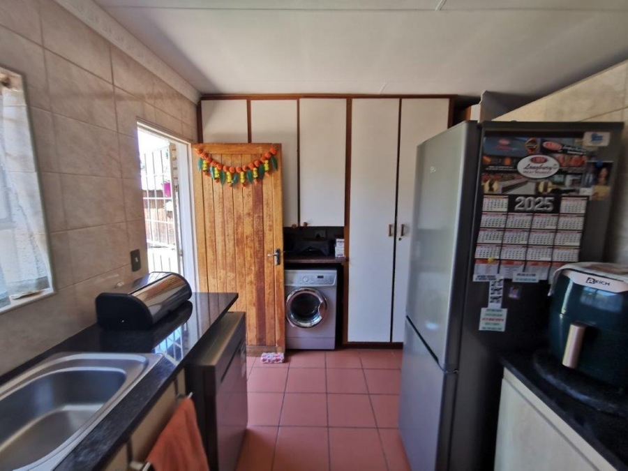 3 Bedroom Property for Sale in Brackendowns Gauteng