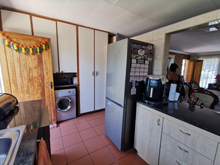 3 Bedroom Property for Sale in Brackendowns Gauteng