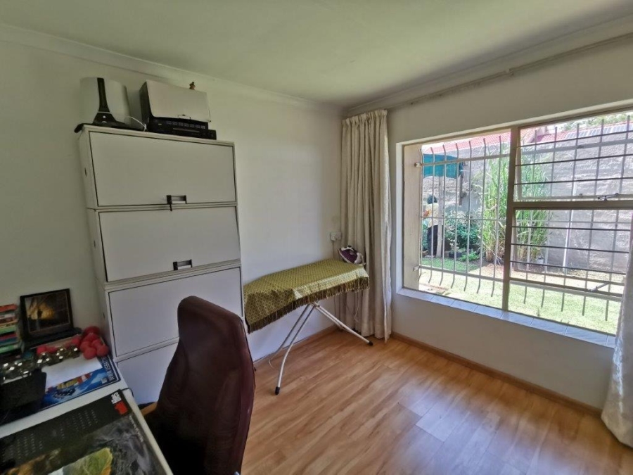 3 Bedroom Property for Sale in Brackendowns Gauteng