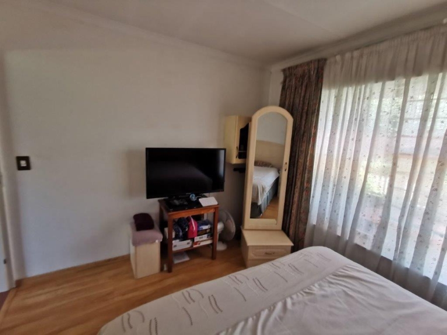 3 Bedroom Property for Sale in Brackendowns Gauteng