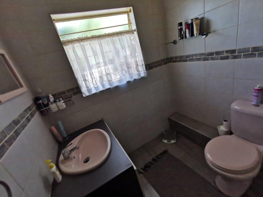 3 Bedroom Property for Sale in Brackendowns Gauteng