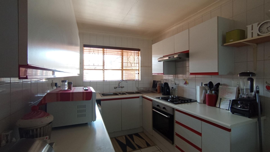 2 Bedroom Property for Sale in Northcliff Gauteng