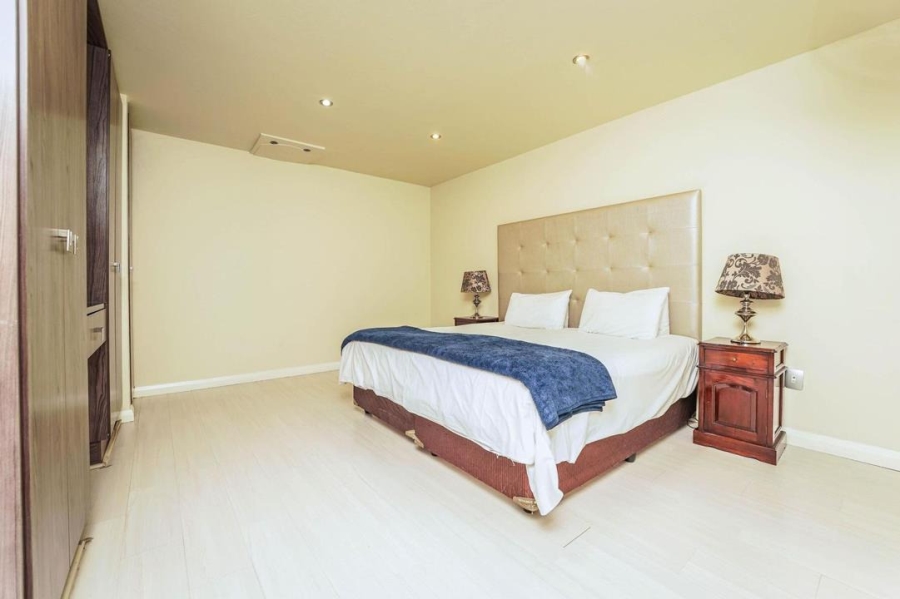 To Let 2 Bedroom Property for Rent in Sandown Gauteng