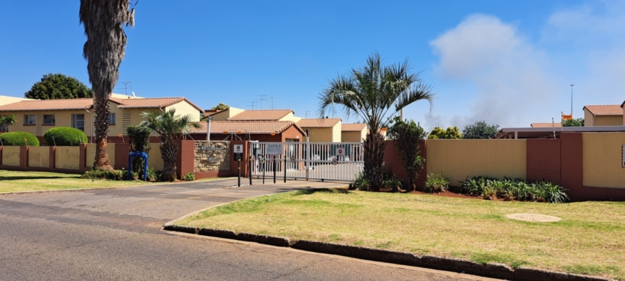 To Let 2 Bedroom Property for Rent in Witfield Gauteng