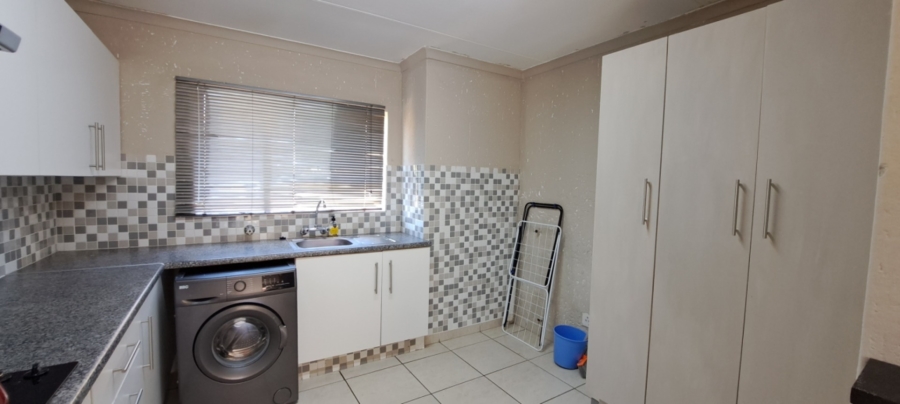 To Let 2 Bedroom Property for Rent in Witfield Gauteng