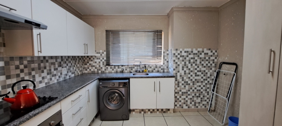 To Let 2 Bedroom Property for Rent in Witfield Gauteng