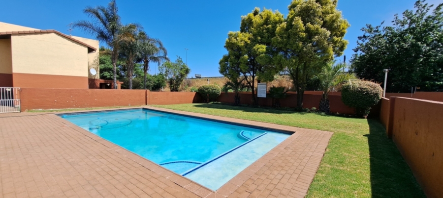 To Let 2 Bedroom Property for Rent in Witfield Gauteng