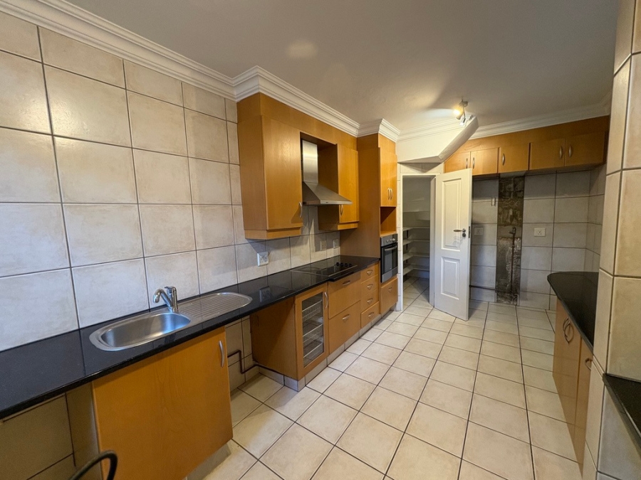 To Let 3 Bedroom Property for Rent in Sandown Gauteng