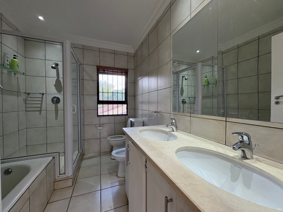 To Let 3 Bedroom Property for Rent in Sandown Gauteng