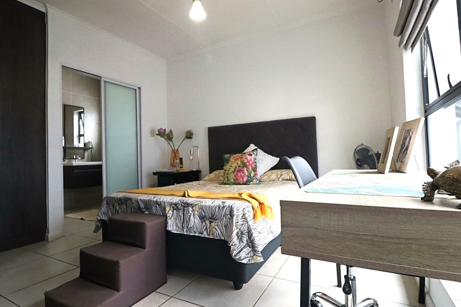 1 Bedroom Property for Sale in Bryanston Gauteng