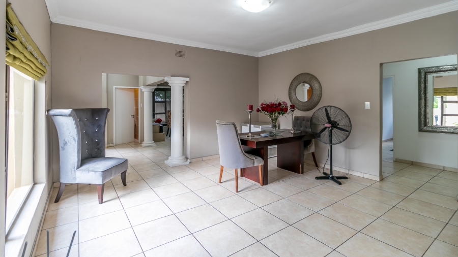 5 Bedroom Property for Sale in Florida Gauteng