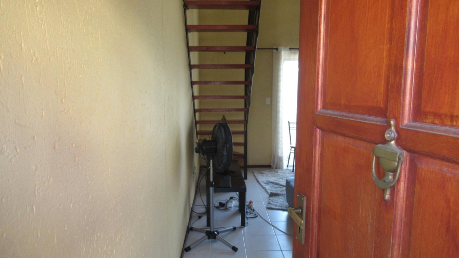 2 Bedroom Property for Sale in Bromhof Gauteng