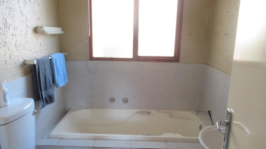 2 Bedroom Property for Sale in Bromhof Gauteng