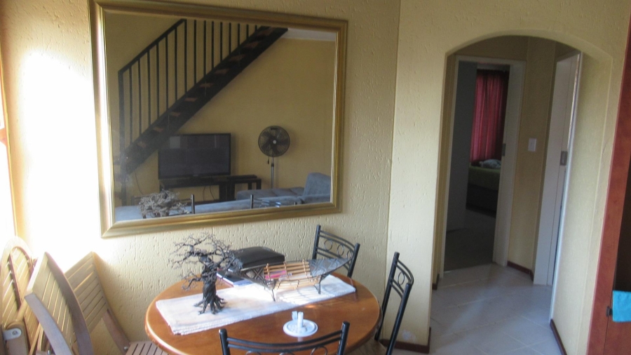 2 Bedroom Property for Sale in Bromhof Gauteng