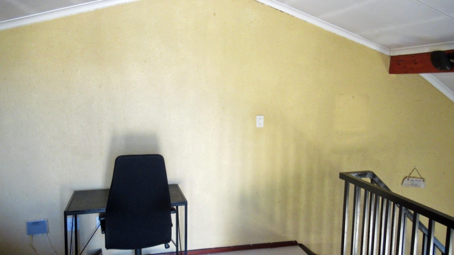 2 Bedroom Property for Sale in Bromhof Gauteng