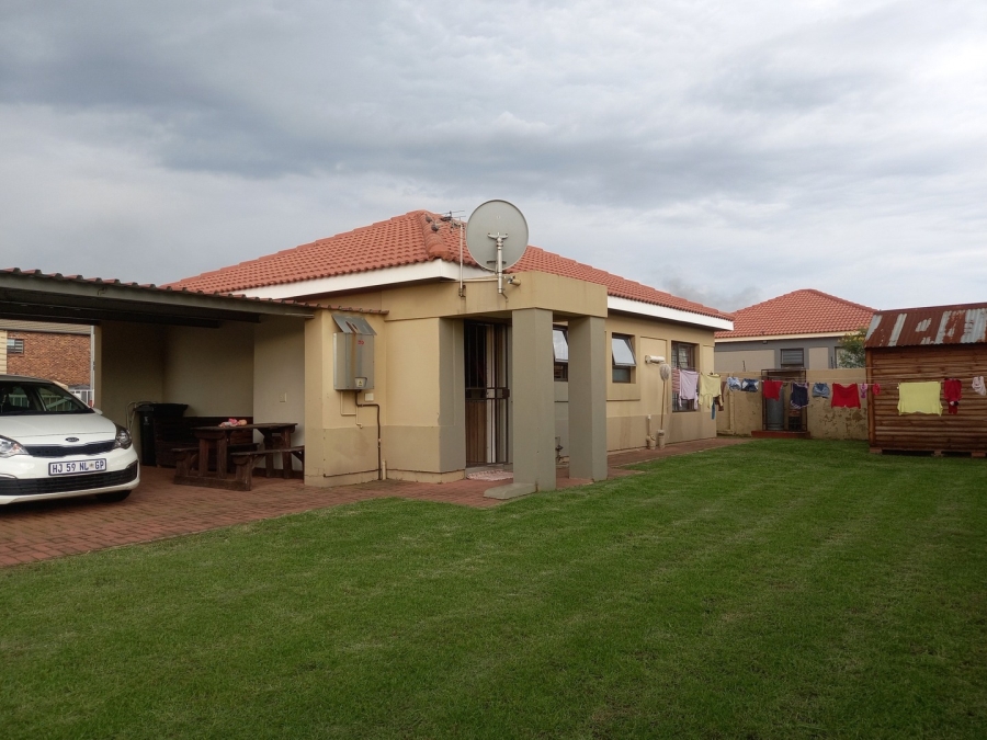 2 Bedroom Property for Sale in Sonneveld Gauteng