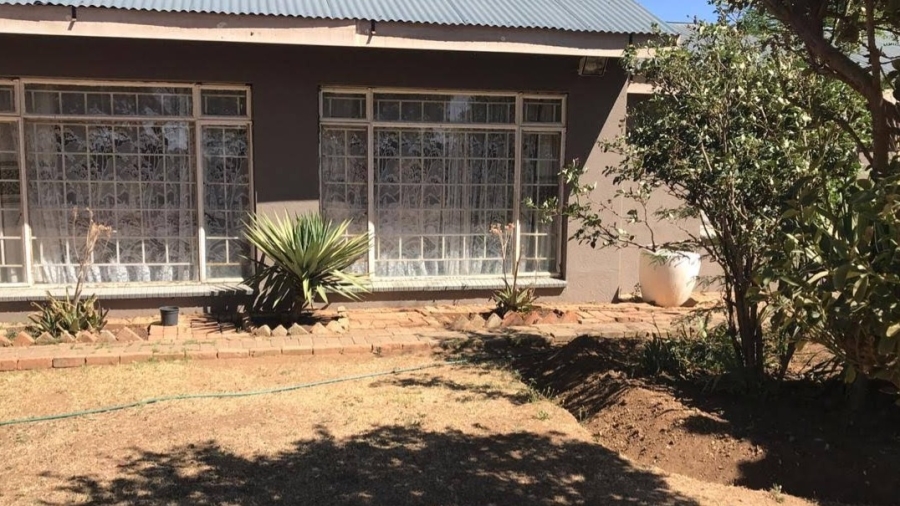 4 Bedroom Property for Sale in Zuurfontein Gauteng