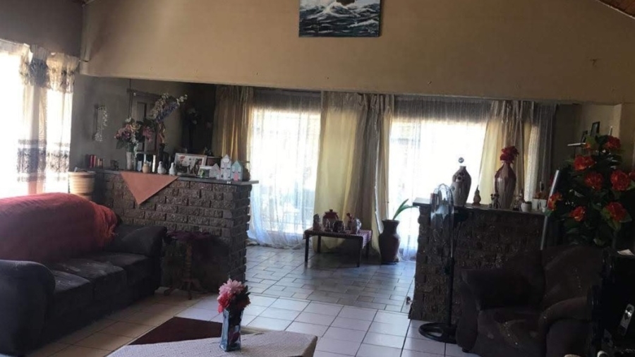 4 Bedroom Property for Sale in Zuurfontein Gauteng
