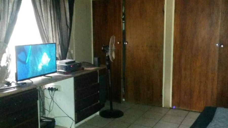 4 Bedroom Property for Sale in Zuurfontein Gauteng