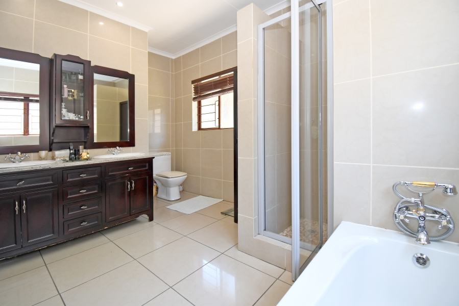 4 Bedroom Property for Sale in Bryanston Gauteng