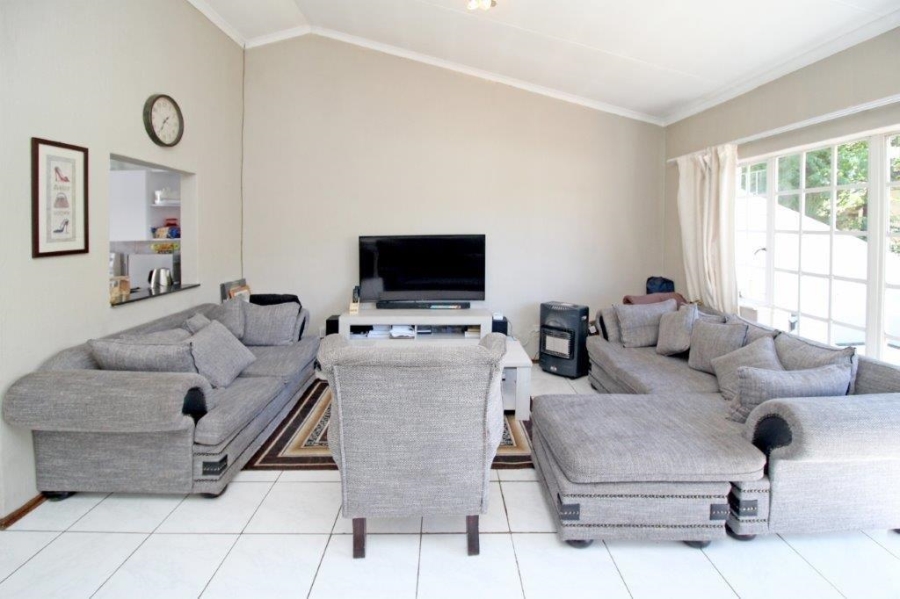 To Let 3 Bedroom Property for Rent in Corlett Gardens Gauteng