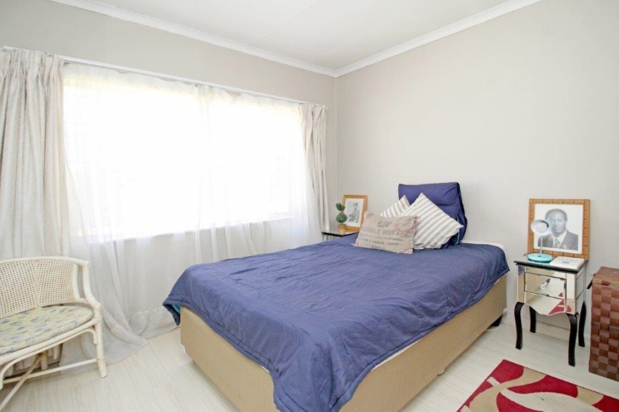 To Let 3 Bedroom Property for Rent in Corlett Gardens Gauteng