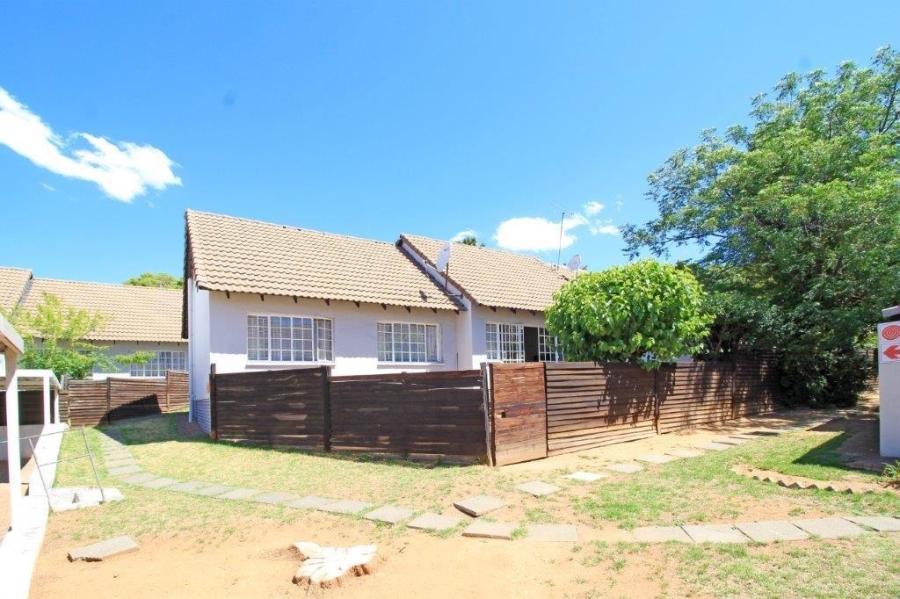 To Let 3 Bedroom Property for Rent in Corlett Gardens Gauteng