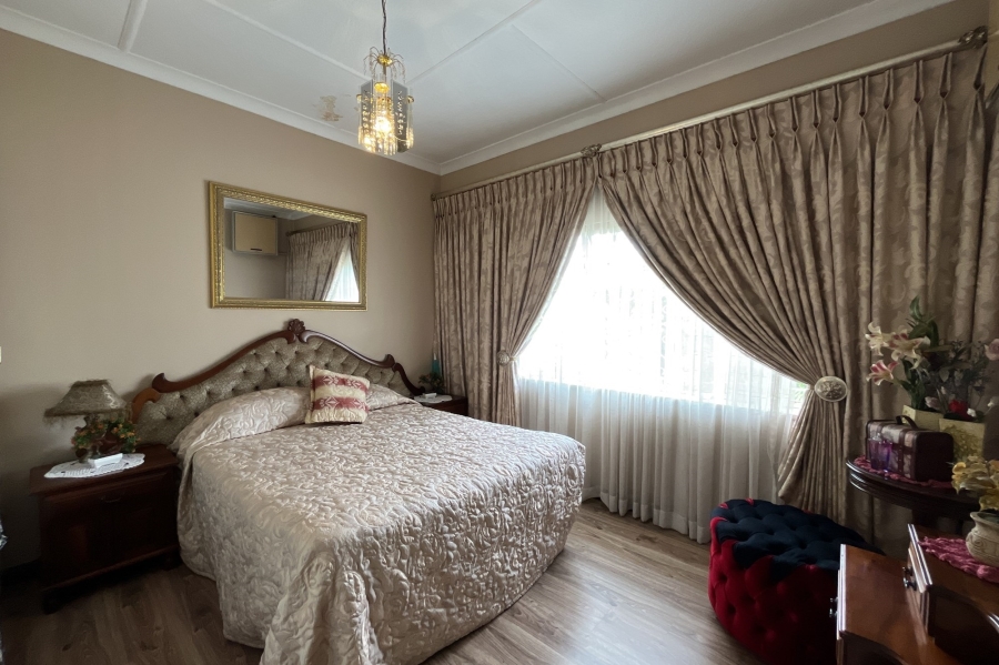 4 Bedroom Property for Sale in Robertsham Gauteng