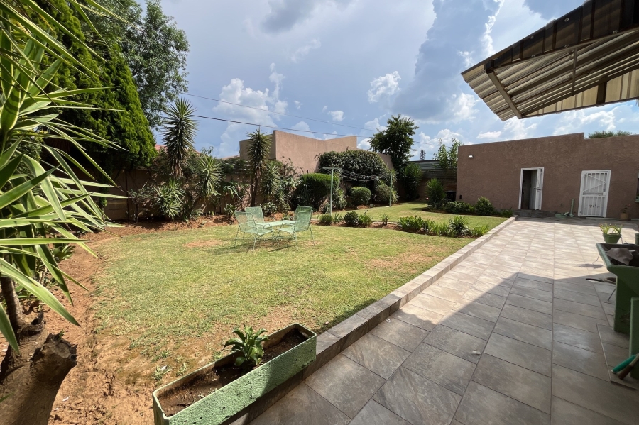 4 Bedroom Property for Sale in Robertsham Gauteng