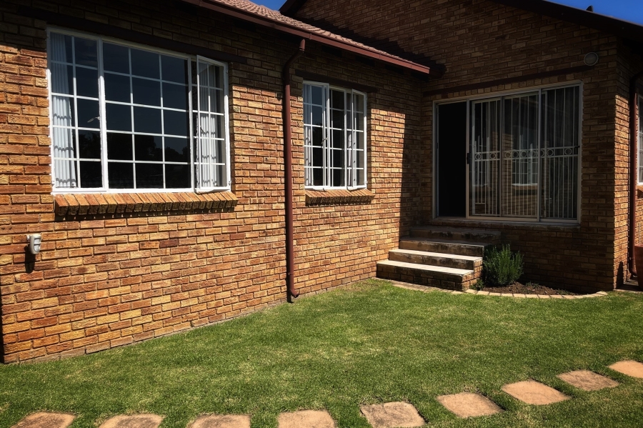 3 Bedroom Property for Sale in Weltevreden Park Gauteng