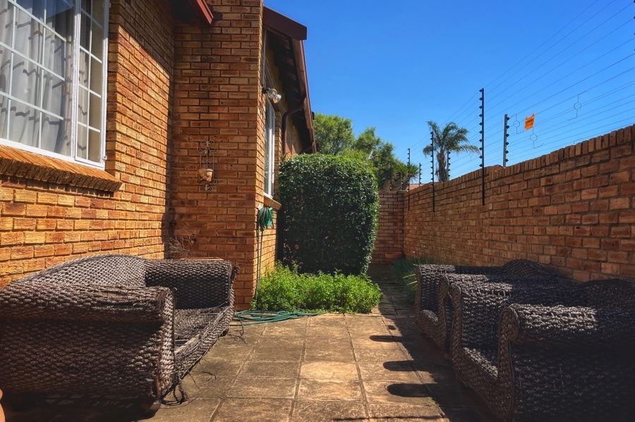 3 Bedroom Property for Sale in Weltevreden Park Gauteng