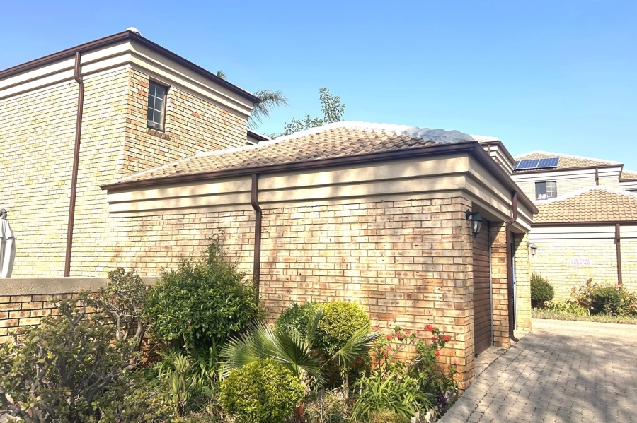 3 Bedroom Property for Sale in Amorosa Gauteng