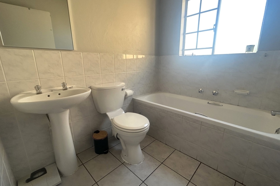 3 Bedroom Property for Sale in Amorosa Gauteng