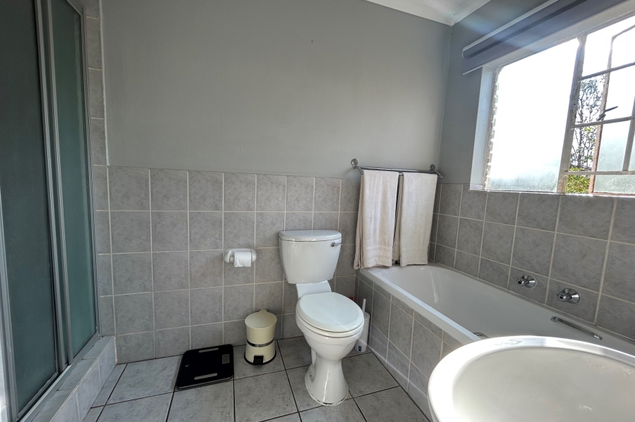 3 Bedroom Property for Sale in Amorosa Gauteng