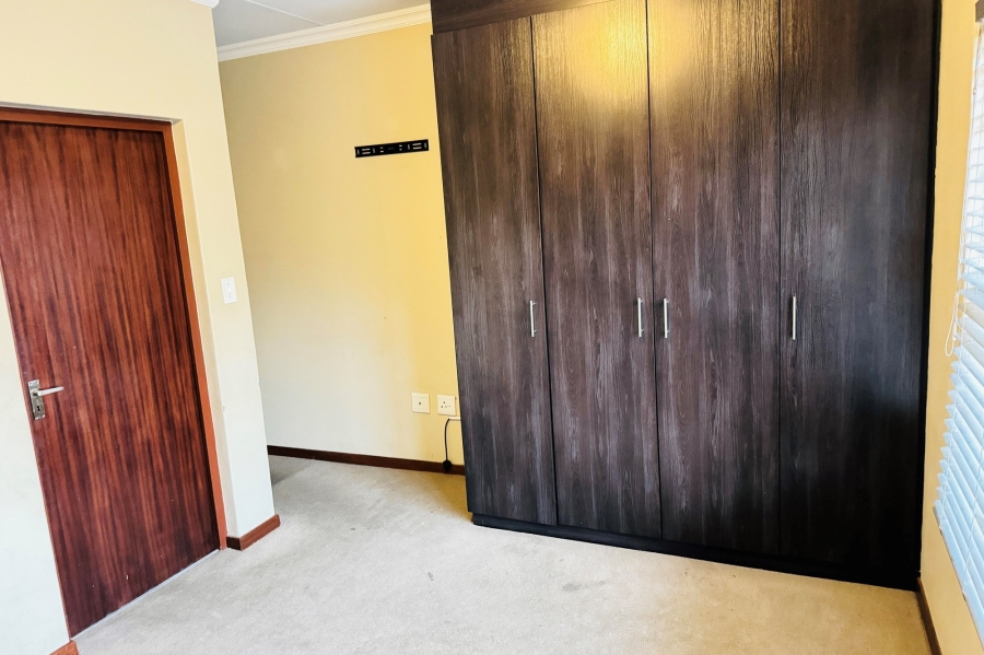 To Let 2 Bedroom Property for Rent in Noordwyk Gauteng