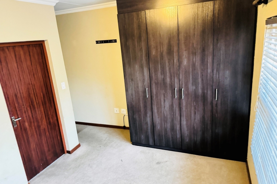 To Let 2 Bedroom Property for Rent in Noordwyk Gauteng