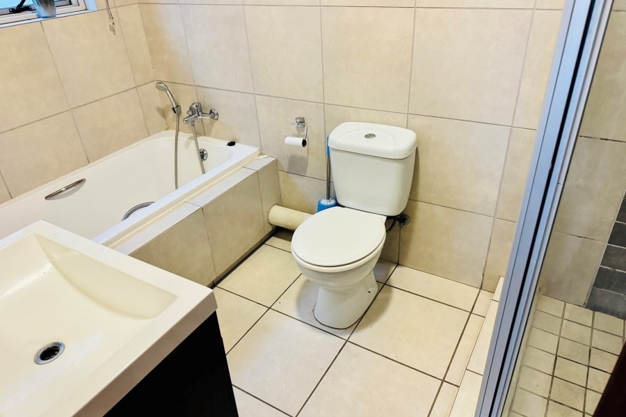 To Let 2 Bedroom Property for Rent in Noordwyk Gauteng