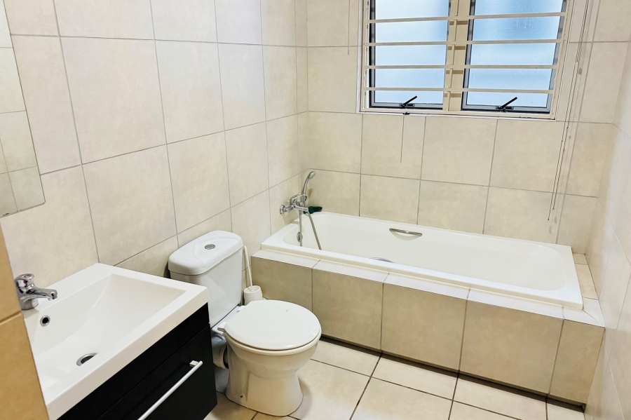 To Let 2 Bedroom Property for Rent in Noordwyk Gauteng