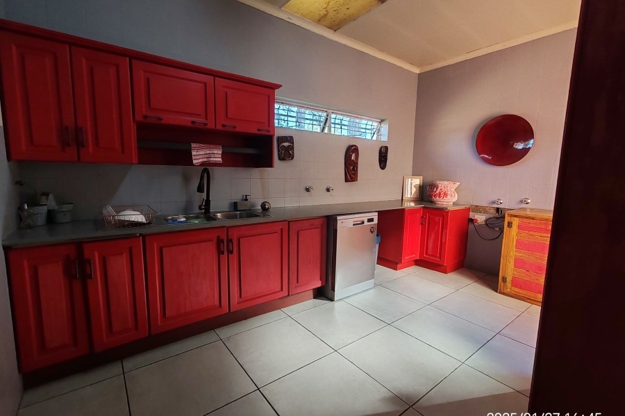 5 Bedroom Property for Sale in Kookrus Gauteng