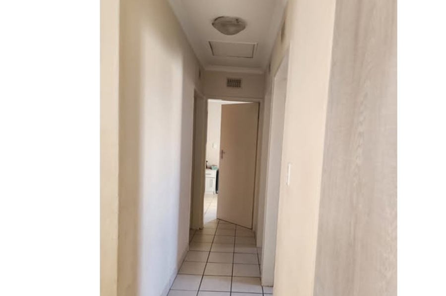 3 Bedroom Property for Sale in Clayville Gauteng