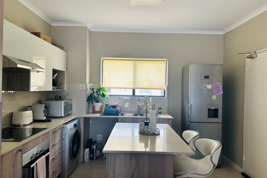 To Let 2 Bedroom Property for Rent in North Riding Gauteng