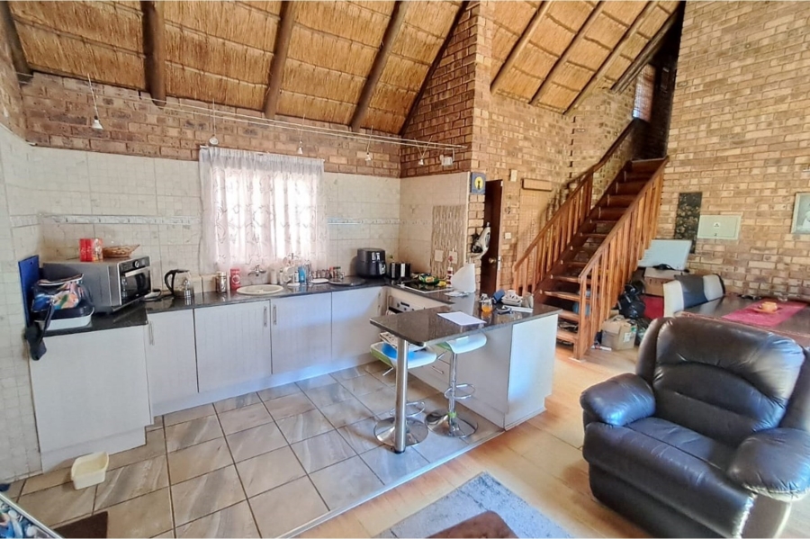 3 Bedroom Property for Sale in Die Hoewes Gauteng